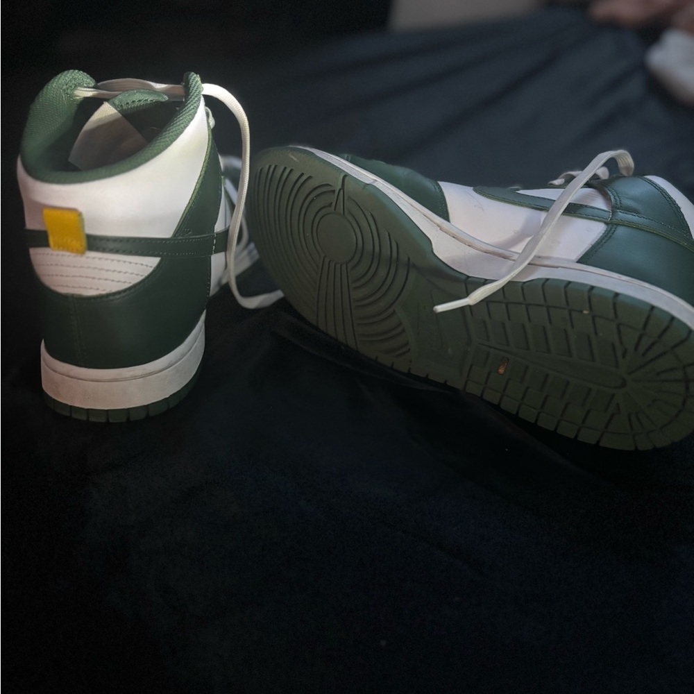 Nike Men's Green and White Sneakers - Picture 3 of 3